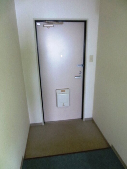 物件内観写真13　(玄関)