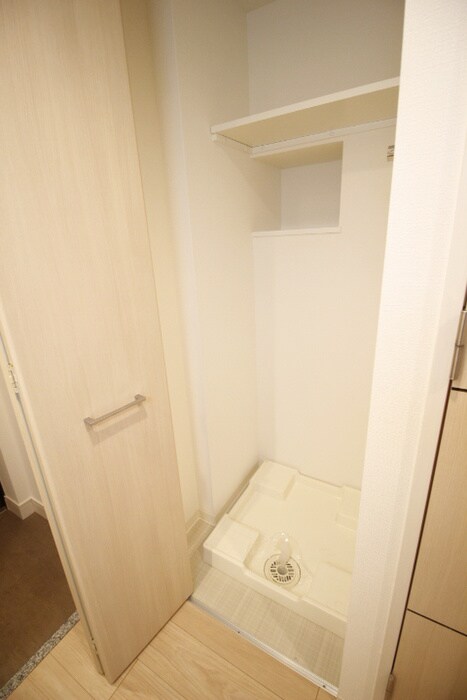 物件内観写真14　(洗濯機置場)