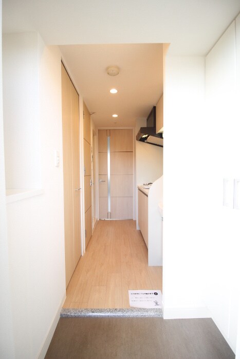 物件内観写真18　(玄関)