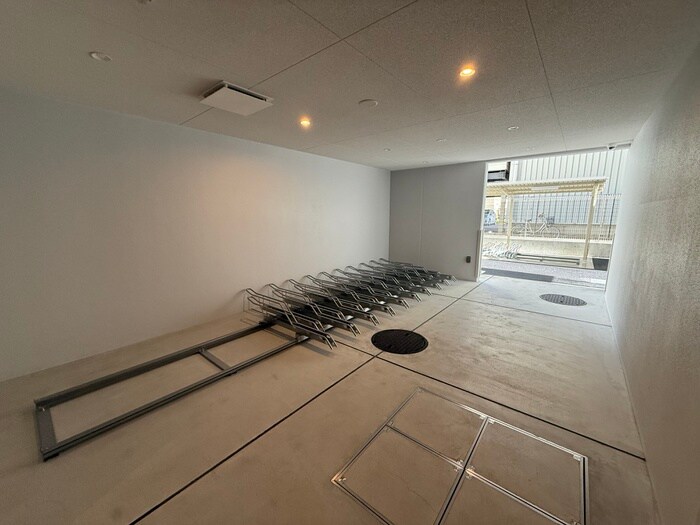 物件外観写真5　(駐輪場)