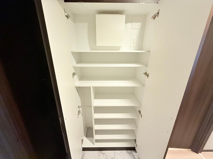 物件内観写真18　(靴箱)