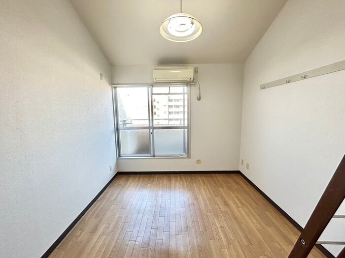 物件内観写真8　(居室)