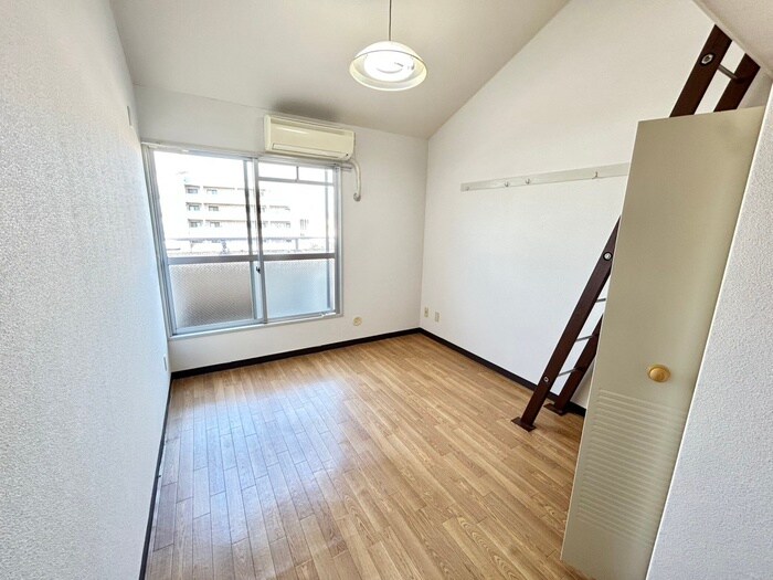 物件内観写真16　(居室)