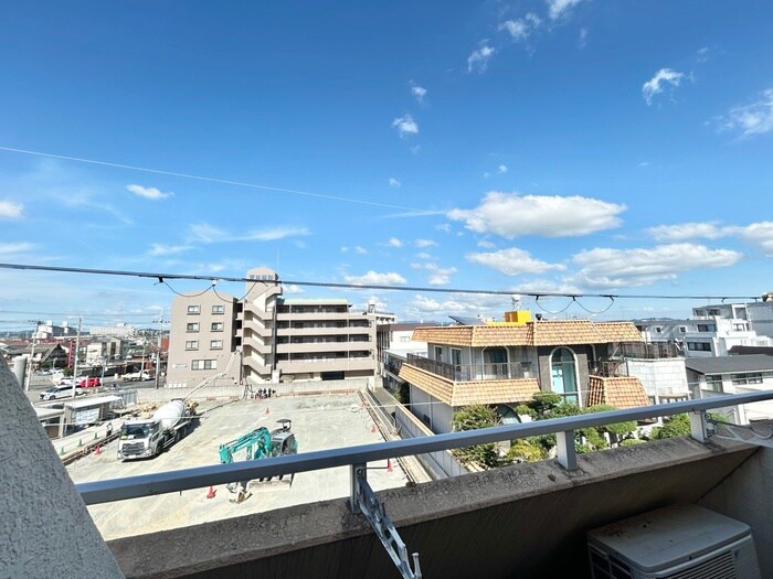 物件内観写真22　(室内からの展望)