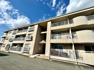 メゾンイサヤマ外観写真