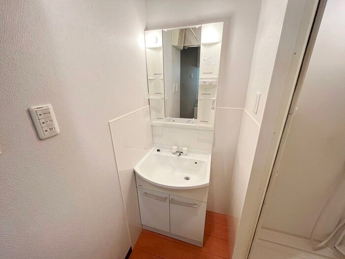 物件内観写真11　(洗面)