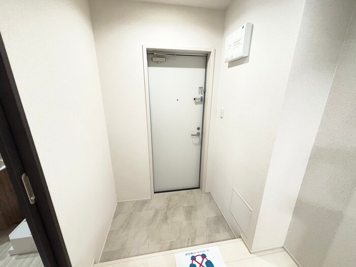 物件内観写真16　(玄関)