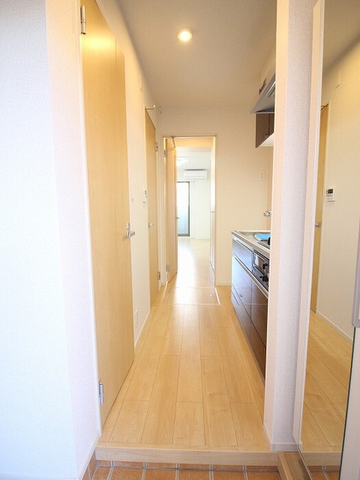 物件内観写真10　(玄関)