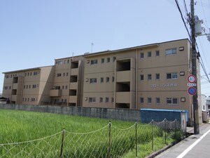 フロ－レンス西島外観写真