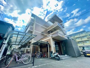 アンプリュネール外観写真