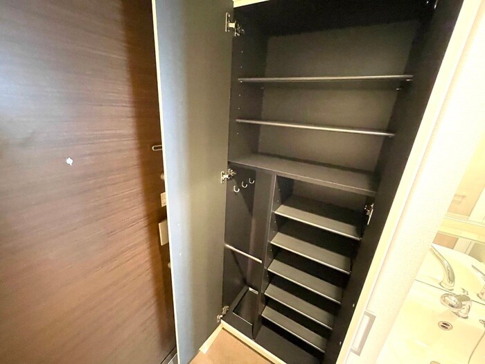 物件内観写真17　(靴箱)