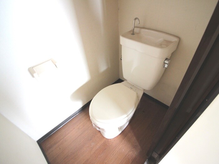 物件内観写真8　(トイレ)