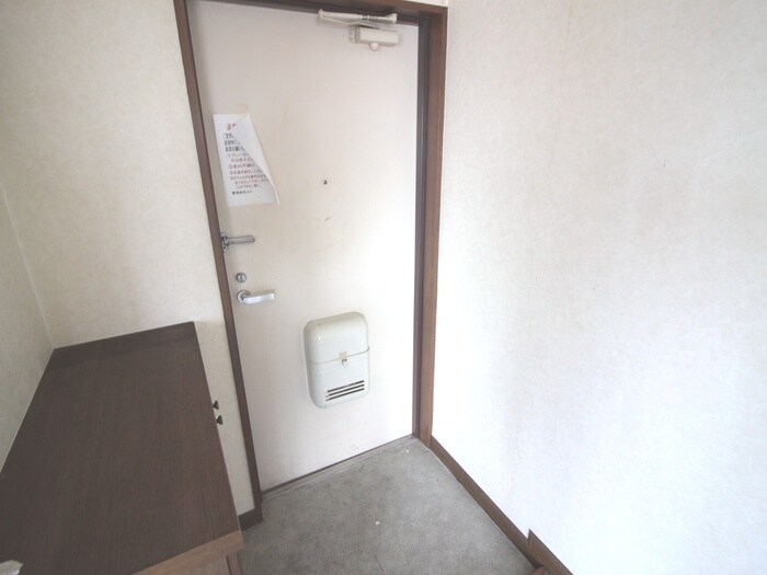 物件内観写真11　(玄関)