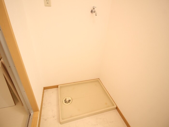 物件内観写真14　(洗濯機置場)