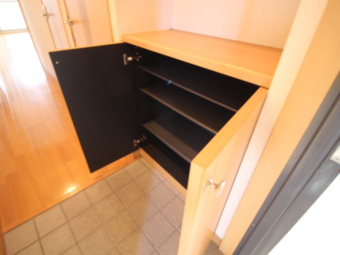 物件内観写真16　(靴箱)