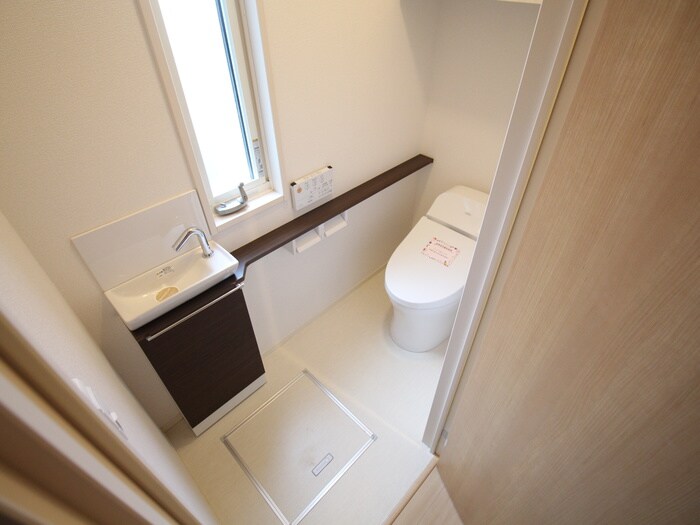 物件内観写真14　(トイレ)