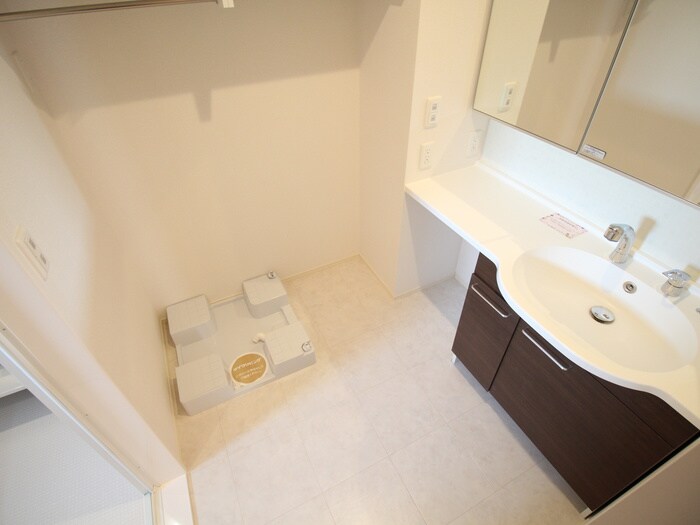 物件内観写真21　(洗濯機置場)