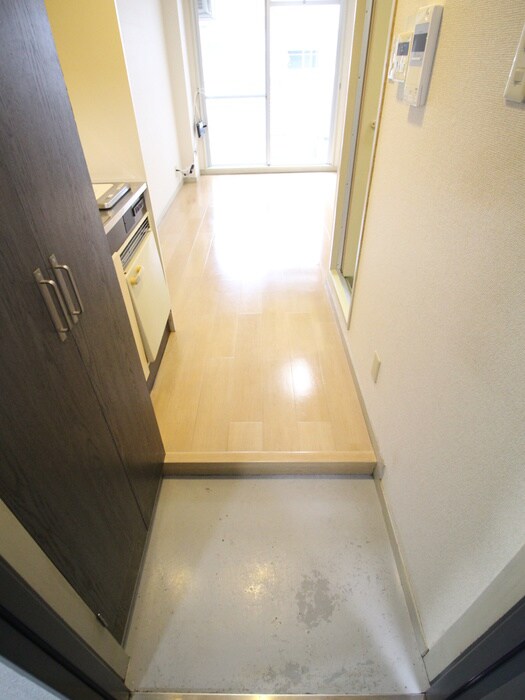 物件内観写真7　(玄関)