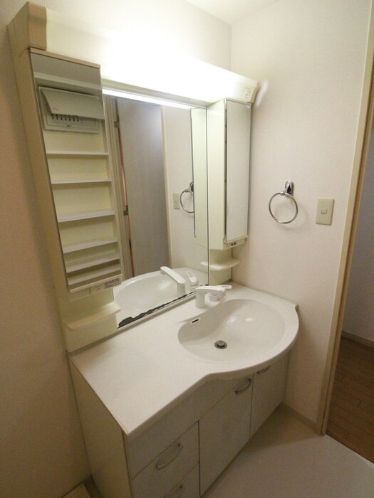 物件内観写真9　(洗面)