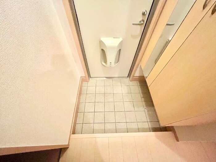 物件内観写真17　(玄関)