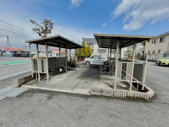 物件外観写真5　(駐輪場)