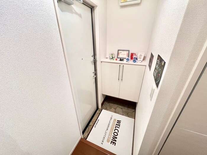 物件内観写真17　(玄関)