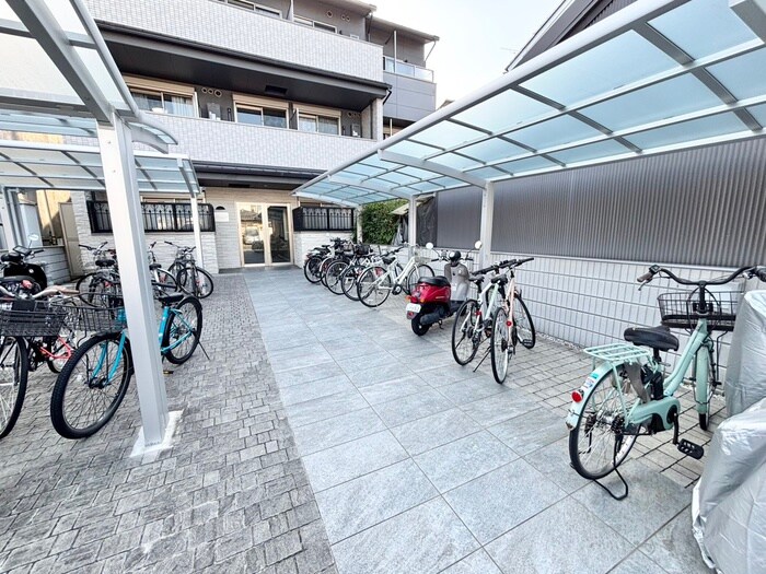 物件外観写真6　(駐輪場)