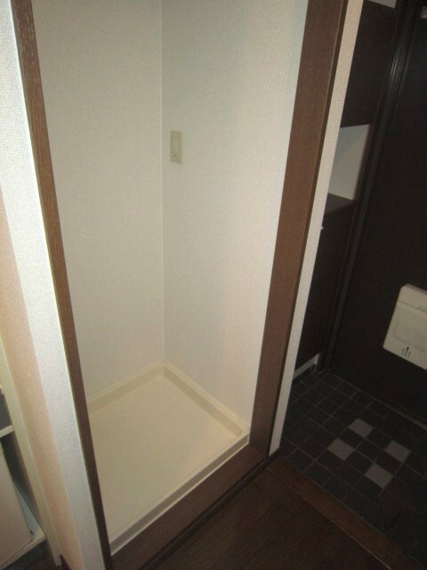 物件内観写真10　(洗濯機置場)