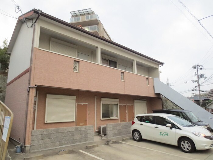 物件外観写真5　(エントランス部分)