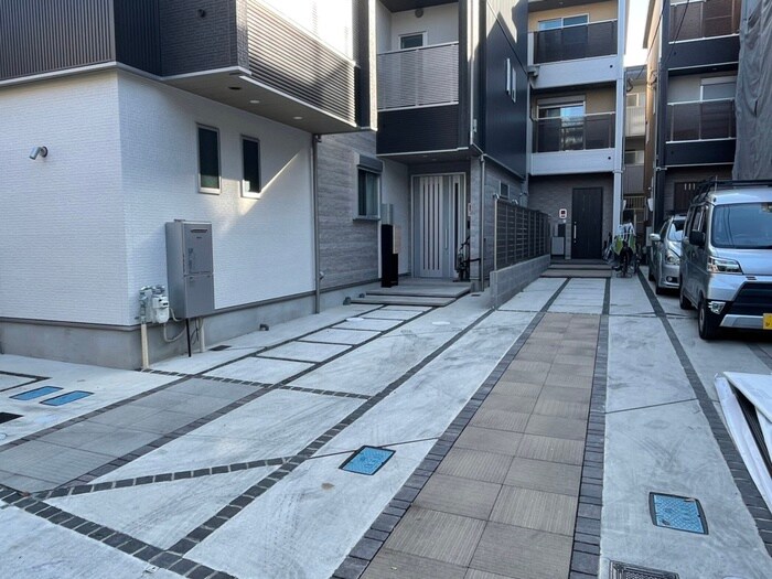 物件外観写真2　(駐車場)