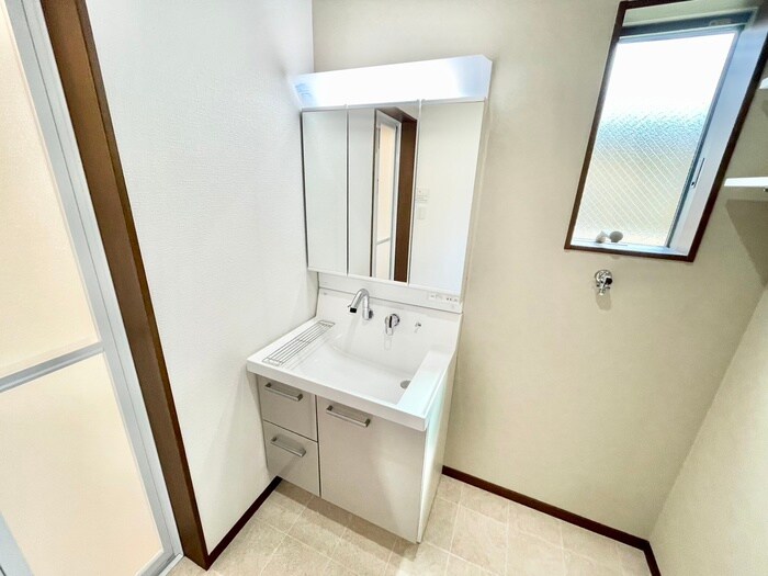 物件内観写真15　(洗面)