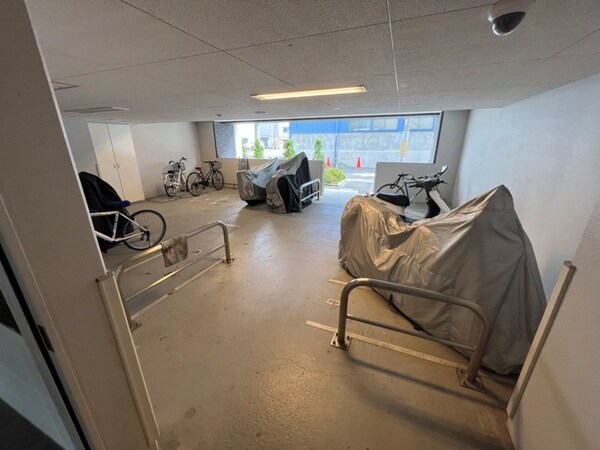 バイク置き場