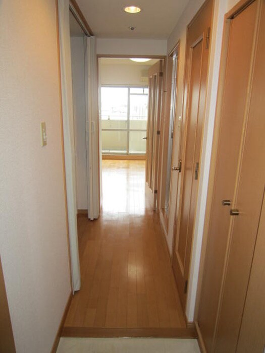 物件内観写真14　(廊下)