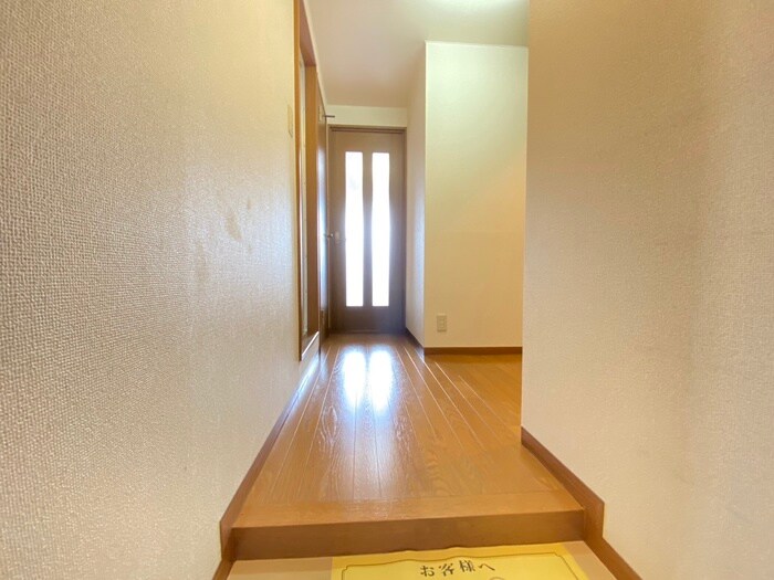 物件内観写真9　(玄関)