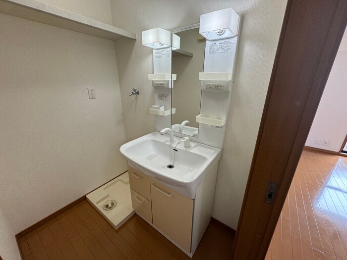 物件内観写真9　(洗面)