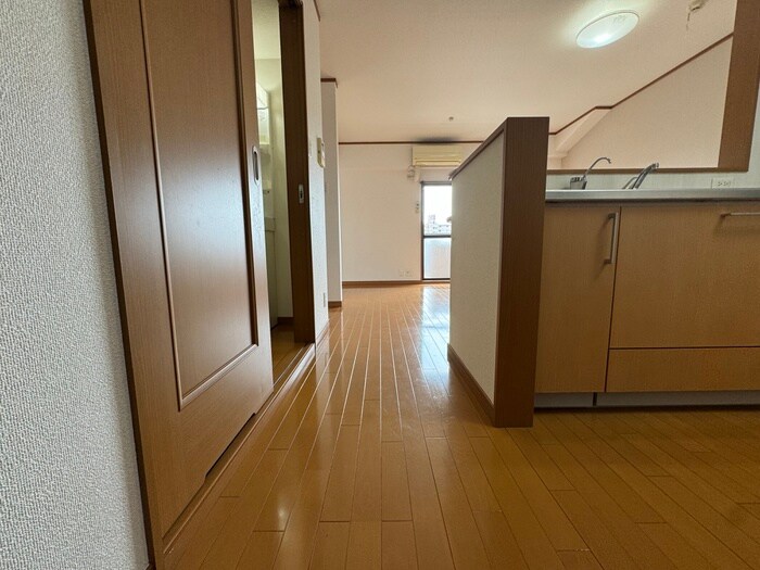 物件内観写真18　(廊下)