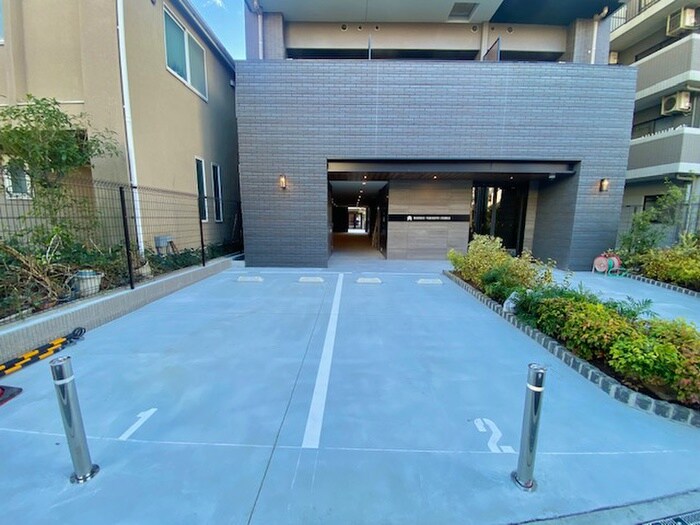 物件外観写真2　(駐車場)