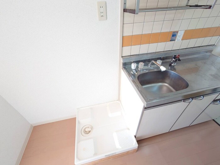 物件内観写真13　(洗濯機置場)