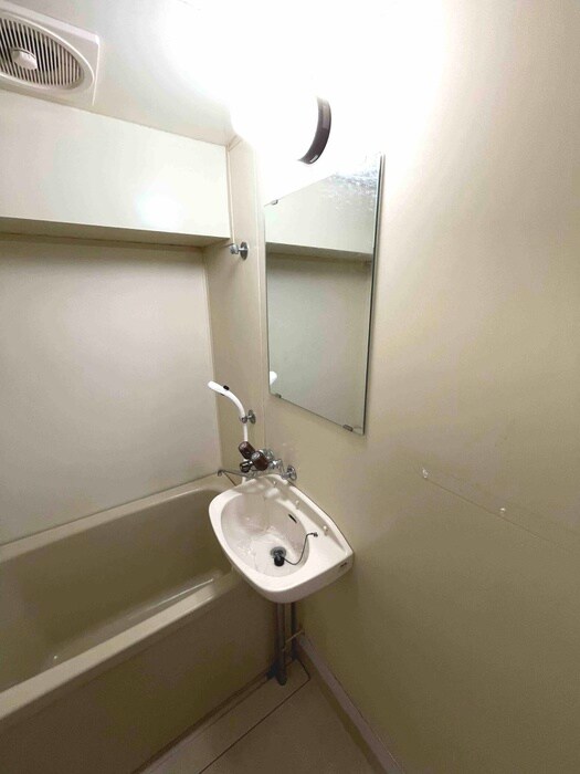 物件内観写真9　(洗面)