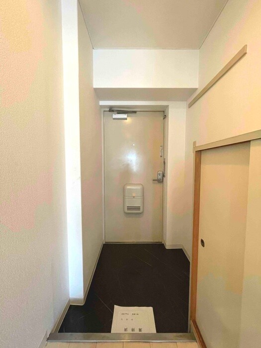 物件内観写真17　(玄関)