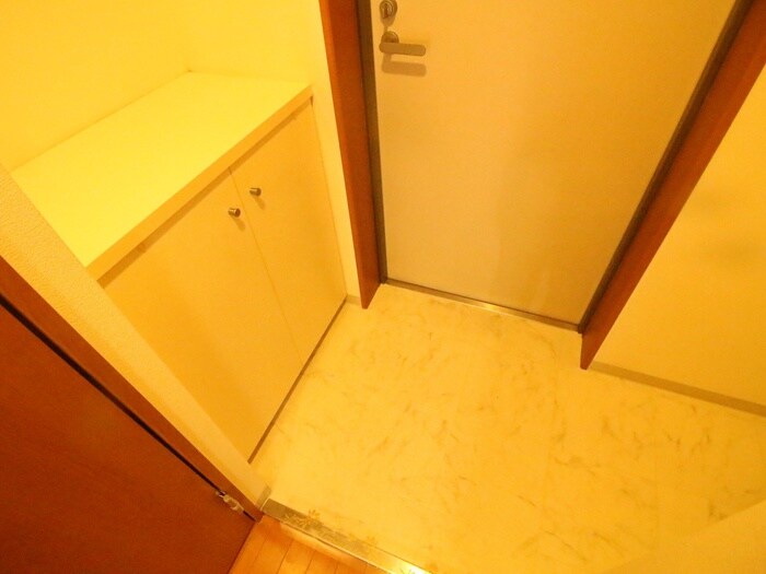 物件内観写真17　(玄関)