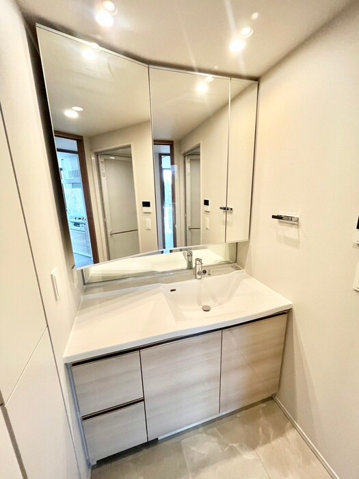 物件内観写真11　(洗面)