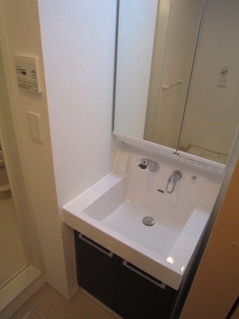 物件内観写真11　(洗面)