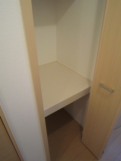 物件内観写真16　(収納)