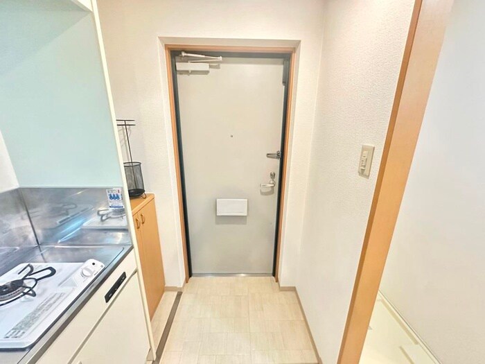 物件内観写真13　(玄関)