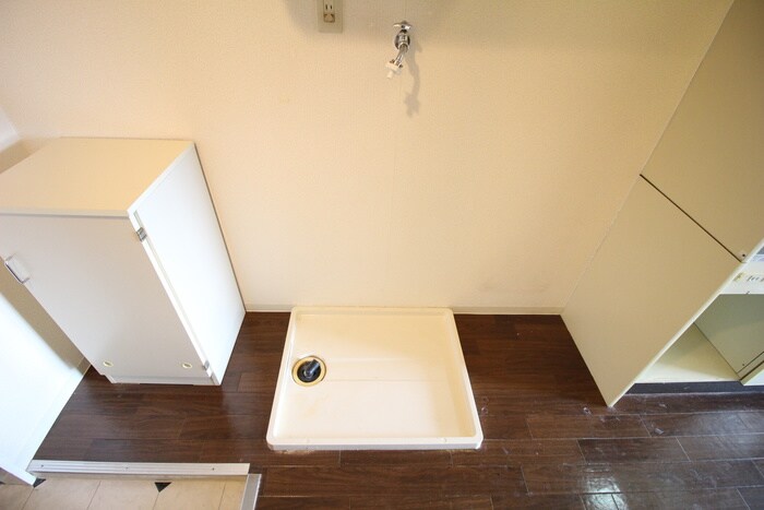 物件内観写真16　(洗濯機置場)