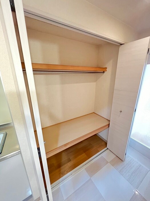 物件内観写真12　(収納)