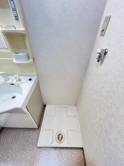 物件内観写真15　(洗濯機置場)