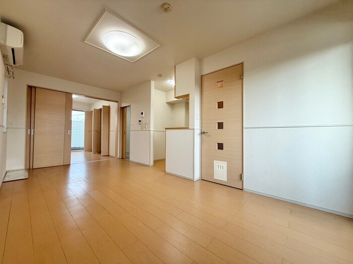 物件内観写真9　(居室)