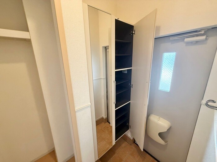 物件内観写真17　(靴箱)